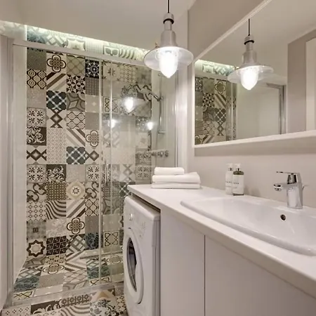 Golden Apartments&t15 *